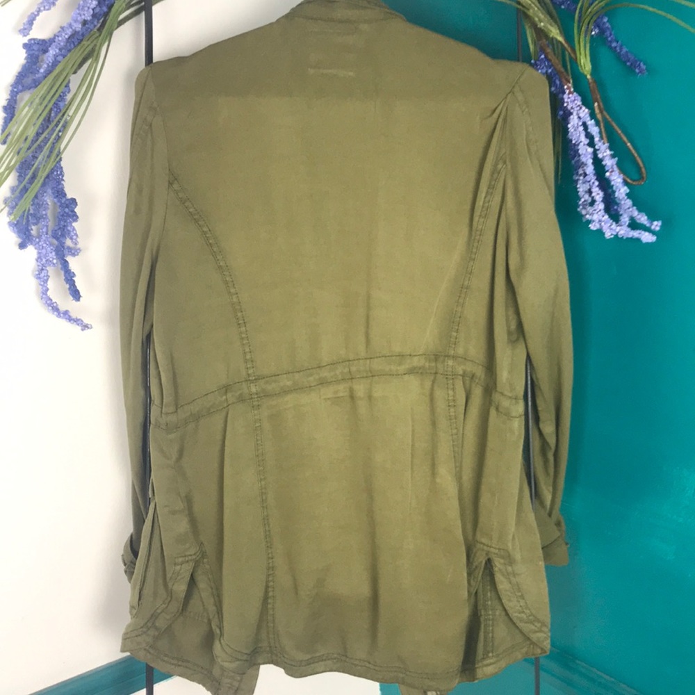 Very light weight utility/army style jacket. - Picture 5 of 6